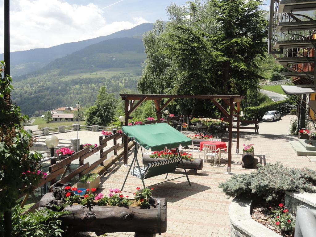 Hotel La Maison Du Bon Megnadzo Doues Esterno foto