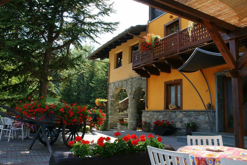 Hotel La Maison Du Bon Megnadzo Doues Esterno foto