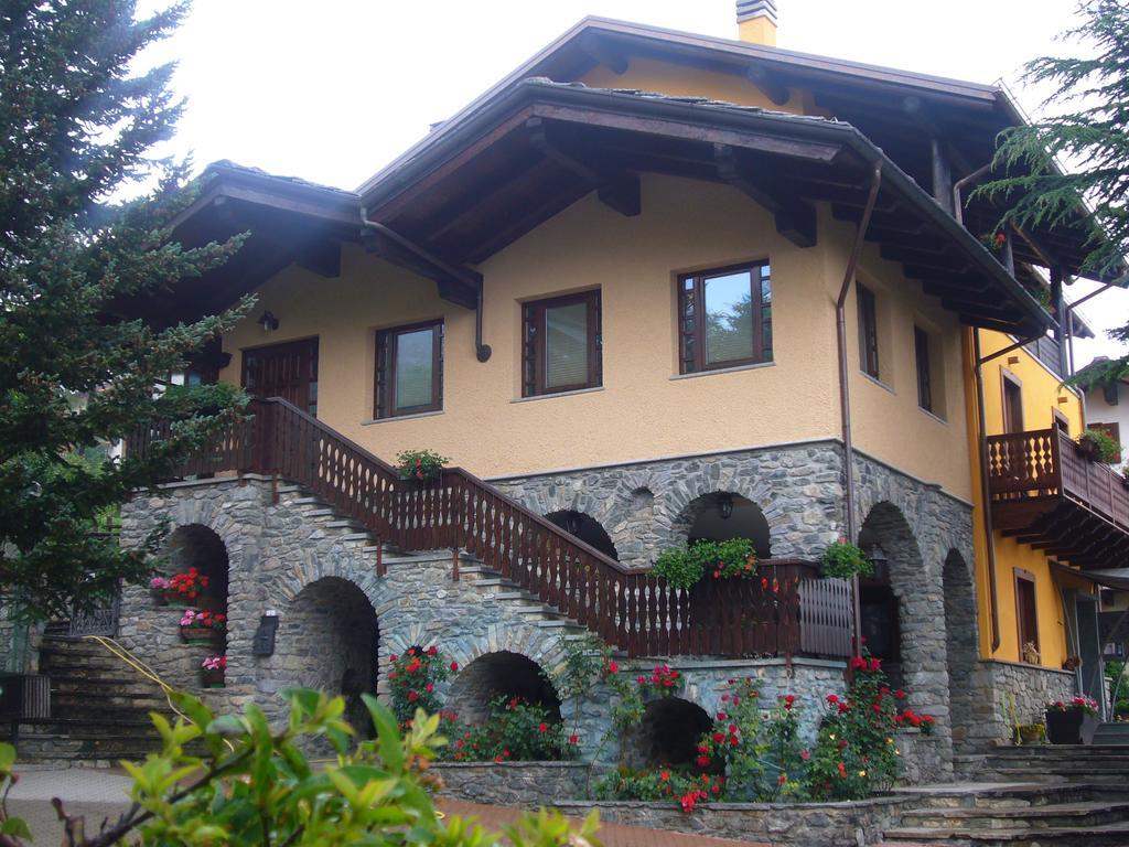 Hotel La Maison Du Bon Megnadzo Doues Esterno foto