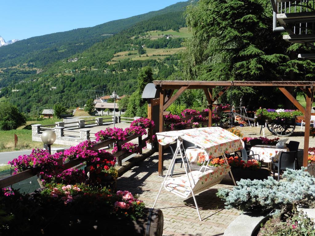 Hotel La Maison Du Bon Megnadzo Doues Esterno foto