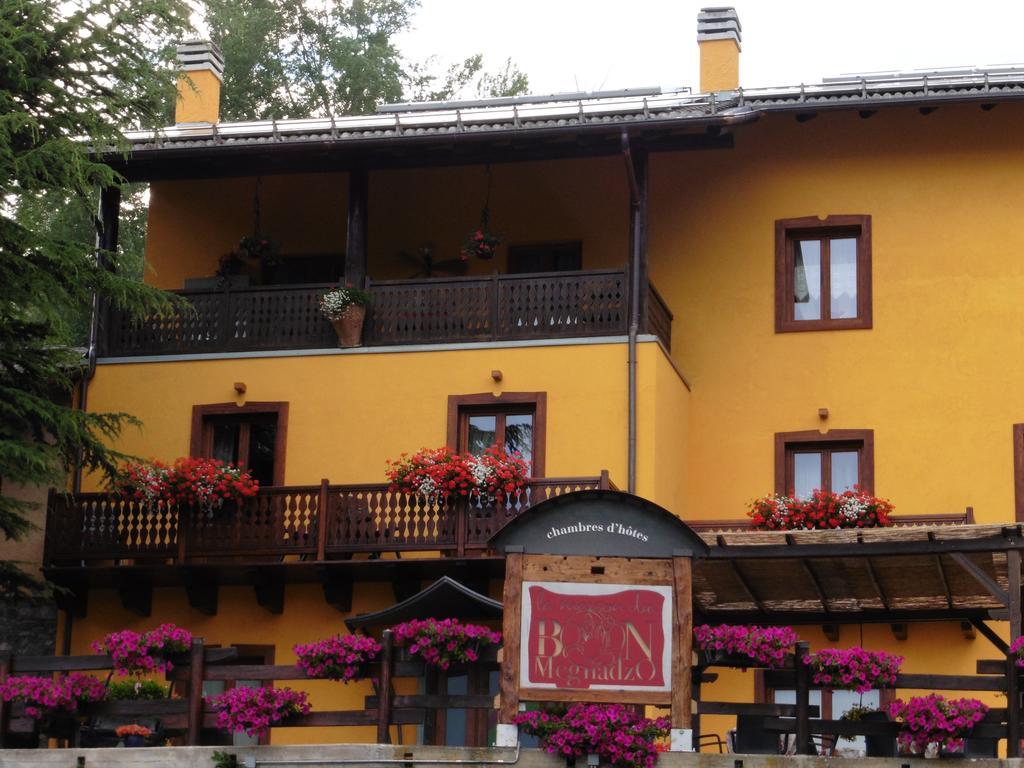 Hotel La Maison Du Bon Megnadzo Doues Esterno foto